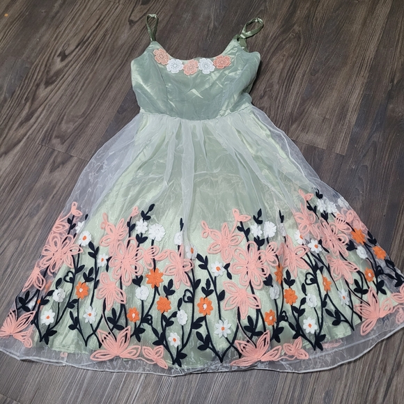 Tatyana Sweet Surrender dress XS Floral Embroidered Green Dress NEW - Picture 2 of 7
